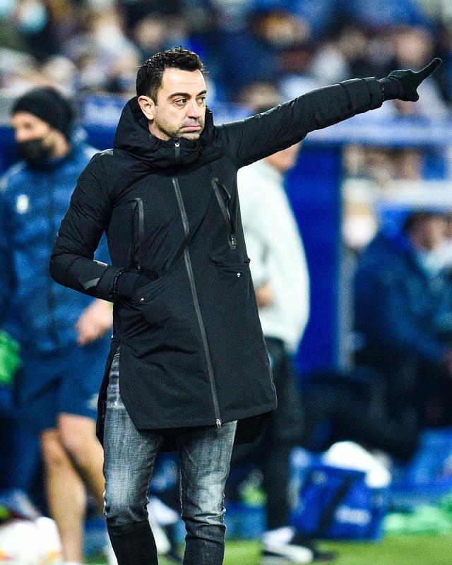 顶级赛事观看平台-哈维：巴萨球衣不好穿 天然携带20公斤负重